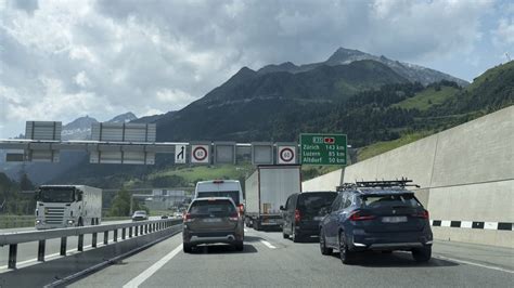 Hindernisse Bei R Ckreise Gotthard Geduld War Auf Der Strasse Und