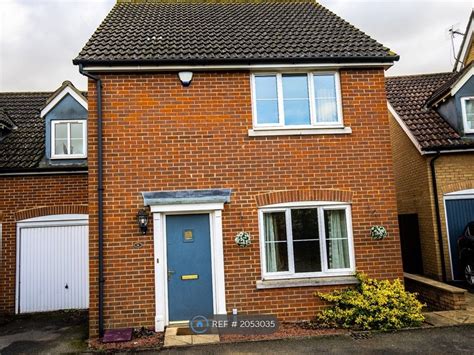 Bed Semi Detached House To Rent In Goldfinch Close Stowmarket Ip