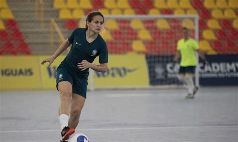 Amandinha e Ferrão repetem dobradinha como melhores do mundo Folha PE