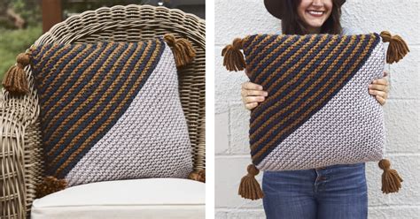 Remarkable Knitted Throw Pillow [FREE Knitting Pattern]