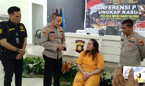 Gelapkan Uang Member Arisan Online Wanita Ini Ditangkap Polisi