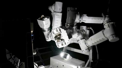 Robotic Arms System Testing On The Iss