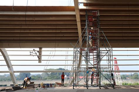 Progres Pembangunan Stasiun Kereta Cepat Halim Capai Persen Foto