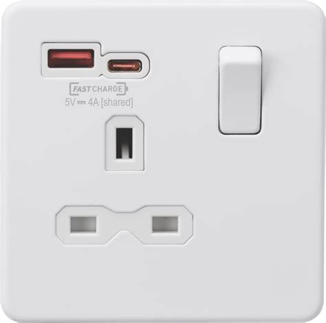 Knightsbridge 13A 1 Gang SP Switched Socket 4 0A 18W 2 Outlet Type A