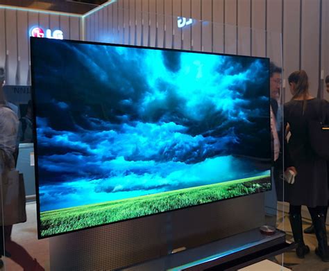 LG представила в России настенный OLED-телевизор W7 • Stereo.ru