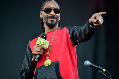 Snoop Dogg Says He Used a Typewriter To Write His Lyrics | Hypebeast