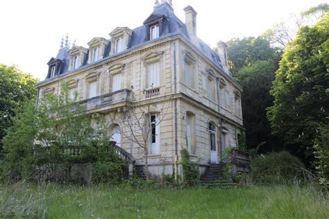 Un magnifique manoir abandonné en Île de France guide urbex