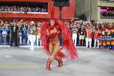 Carnaval Paolla Oliveira Eleita A Melhor Rainha De Bateria Em