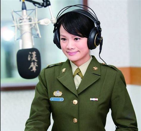 蕭美琴特勤隨扈有嬌點 赫然是莒光美女主播王柔 自由軍武頻道