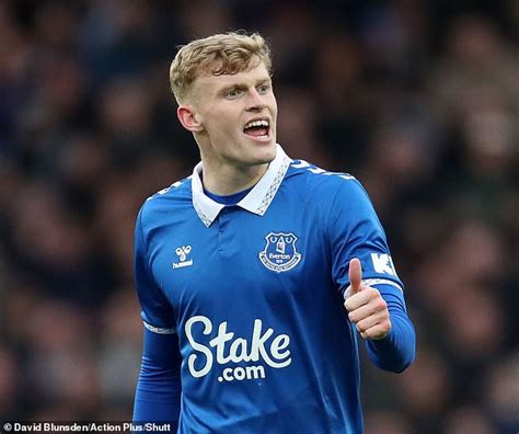 Man United Eye Cut Price £40m Swoop For Everton Defender Jarrad Branthwaite With Sir Jim