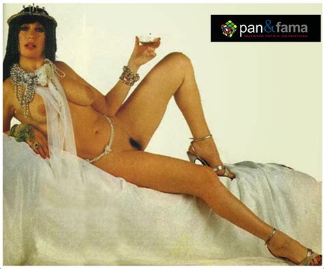 Pan Y Fama Moria Casan Desnuda