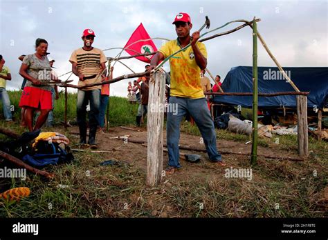 Landless Workers Movement Hi Res Stock Photography And Images Alamy