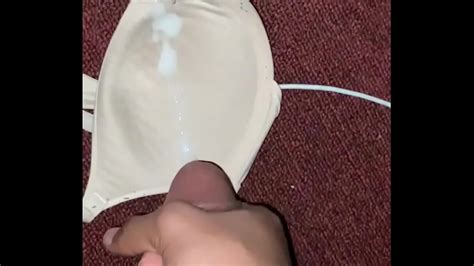 Rompiendo una nuez en un sostén XVIDEOS