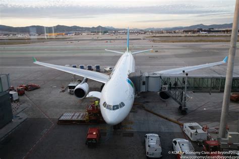 Airplane Art - LEVEL Airbus A330-200 at Barcelona El-Prat - Economy Class & Beyond