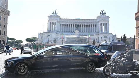 Le Foto Dei Funerali Di Giorgio Napolitano A Montecitorio Corriere It