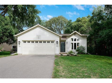 7273 Butterscotch Road Eden Prairie Mn 55346 Mls 6252297 Edina
