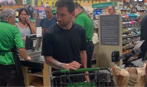 El Momento M S Mundano De Messi En Miami De Compras En Un Supermercado