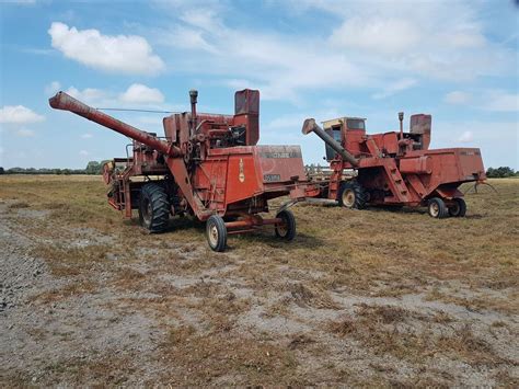 A Couple J I Case Combines With Images Case Tractors Old Tractors Classic Tractor