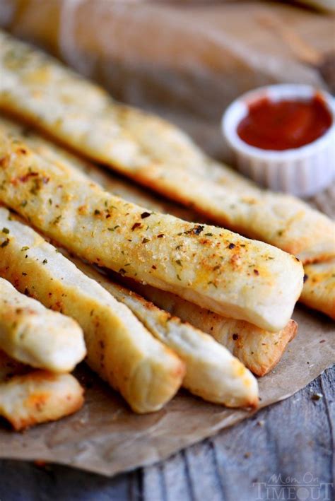 These Garlic Parmesan Breadsticks Are The Perfect Side Dish For Dinner