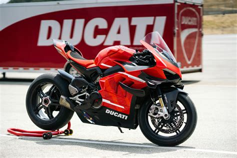 2020 Ducati Superleggera V4 Review Cycle News