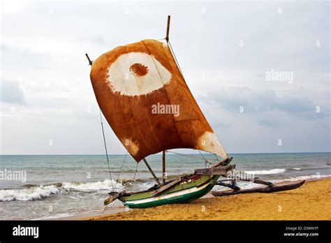 Traditional Sri Lankan Fishing Boat Hi Res Stock Photography And Images