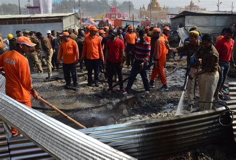 India Al Menos Once Muertos Y Dos Desaparecidos En Un Incendio En Una