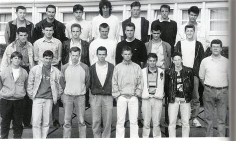 Photo de classe 2 ème année Bac Pro MSMA de 1992 Lycée Saint joseph