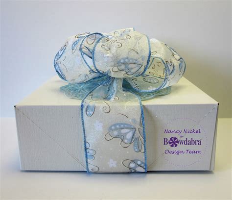 How to make a quick and easy gift box bow with Bowdabra