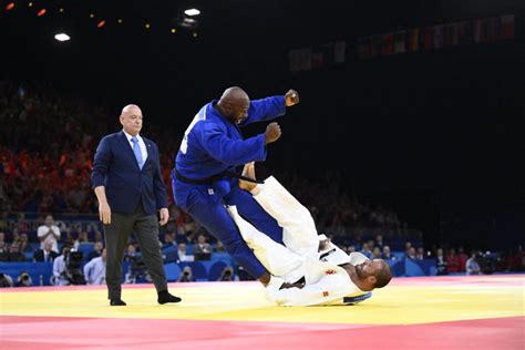 Il Bouscule Et Invective Teddy Riner Le Judoka Guram Tushishvili Exclu