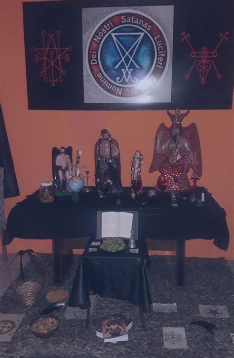 templo escola ocultista de lúcifer Belzebu