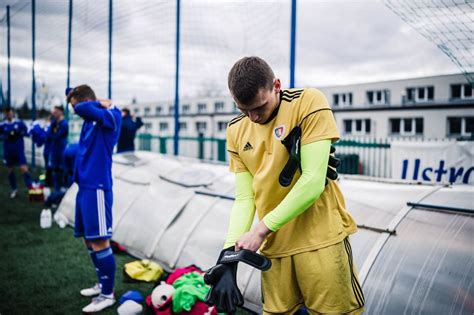 Piast II Gliwice 2021 22 GK Kit