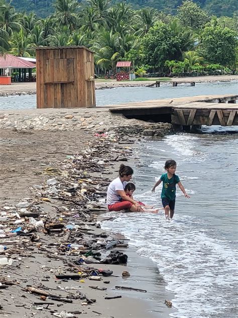 Nueva Oleada De Basura De Guatemala Inunda Playas De Omoa