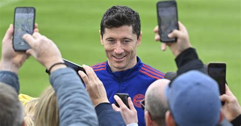 Robert Lewandowski zostanie w Bayernie Bawarczycy wydali oświadczenie