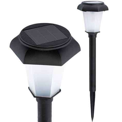 Lampa Ogrodowa LED SOLARNA czarna wbijana DELTA 2200K wyjątkowo ciepła