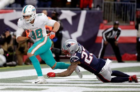 Dolphins Beat Patriots 27 24 New England Denied First Round Bye In The