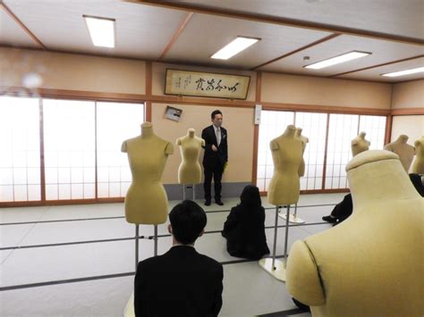 備前緑陽高等学校の生徒さん来校 岡山県理容美容専門学校けんりび