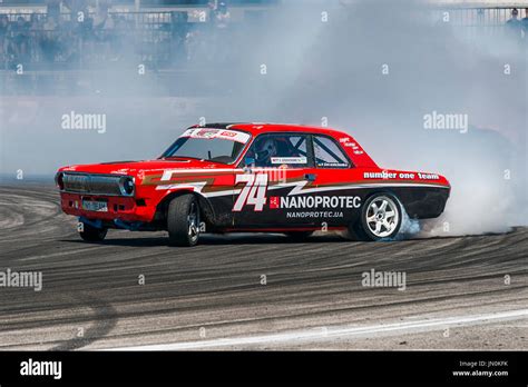 Volga gaz 24 car Fotos und Bildmaterial in hoher Auflösung Alamy