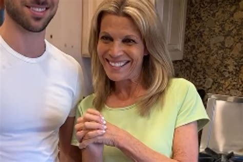 Vanna Whites Fans Are Thirsting Over Her Hot Son Nikko Santo Pietro 30 In New Cooking Video