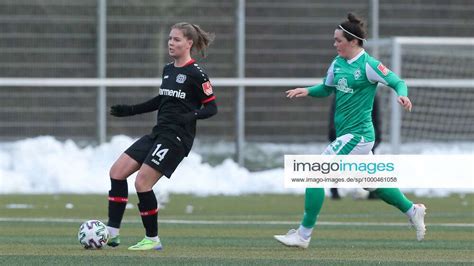 F Li Juliane Wirtz Bayer 04 Leverkusen 14 And Stephanie Goddard SV