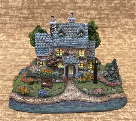 Hawthorne Village Kinkade S Cottage Thomas Kinkade Lamplight