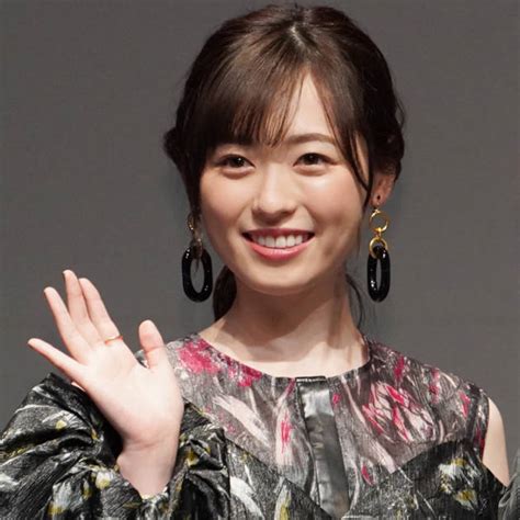 福原遥、美スタイル際立つ白のノースリーブドレス姿shot公開し絶賛の声「清潔感がすごい」「可愛い」 2023年12月10日 エキサイトニュース