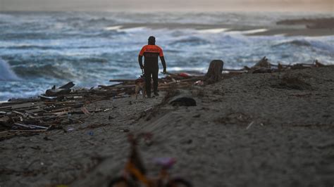 Unos Migrantes Murieron En Naufragio Cerca De La Costa De Italia