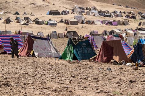 Camp Et Images De Réfugié De Lafghanistan Dans Le Nord Ouest Au Milieu