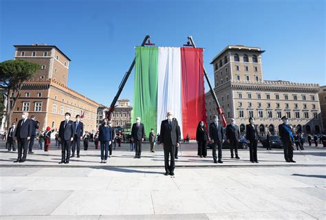 Festa Della Repubblica Italiana 2 Giugno Cura Italia