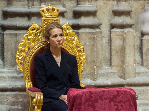 La Infanta Elena De Borb N Durante El Entierro De Loc El Mundo