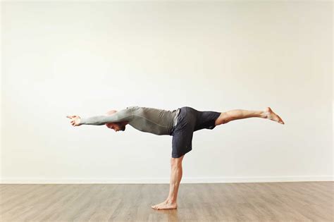 Tuladandasana - Balancing Stick Pose - YOGATEKET | Yoga poses, Couples ...