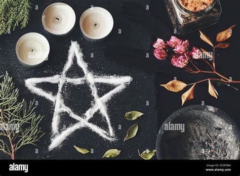 S Mbolo De Pentagrama De Sal En El Altar De Brujas Wiccan Un