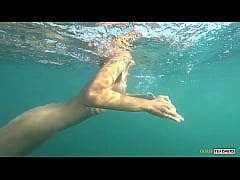 Nude Model Swims On A Public Beach In Russia Xxx Mobile Porno Videos Movies IPornTV Net