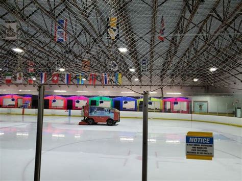 PINES ICE ARENA - 67 Photos & 80 Reviews - Skating Rinks - 12425 Taft ...