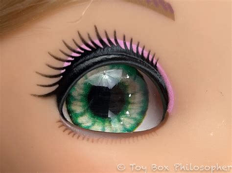 Unique Eyes Dolls by Giochi Preziosi | The Toy Box Philosopher